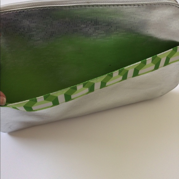 Clinique Silver Metallic Pouch | Cosmetic | Travel Bag With Pocket - Picture 4 of 8